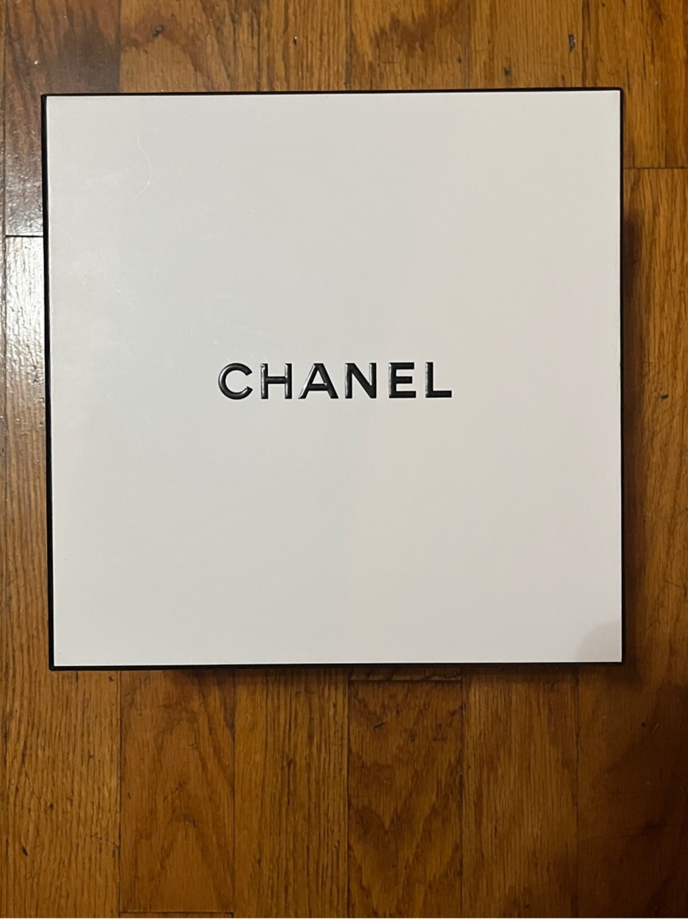 CHANEL Black Embossed Logo on White Empty Box - Picture 13 of 15